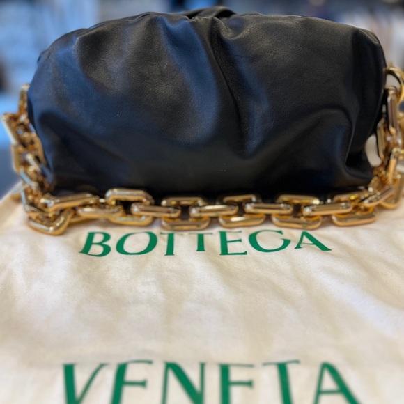 Gold chain pouch bag - Picture 1 of 7